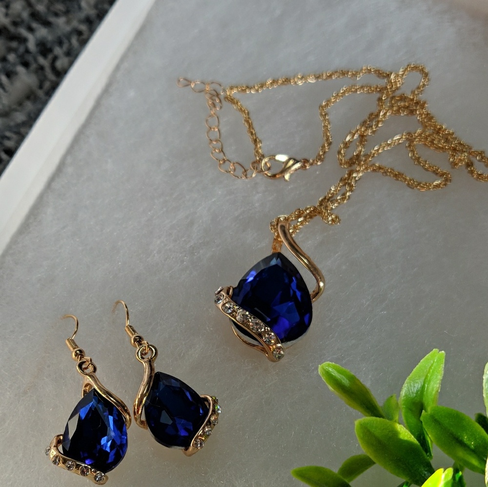 Last One ❤ Royal Blue Necklace Meghan Markle Style - Picture 2 of 7